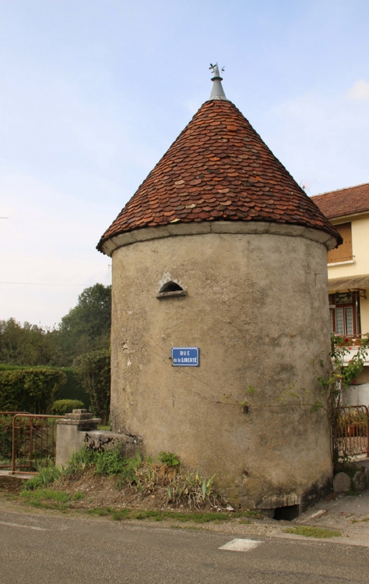 Le Village - Loulle