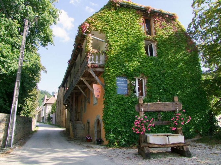 Caveau - Montigny-lès-Arsures