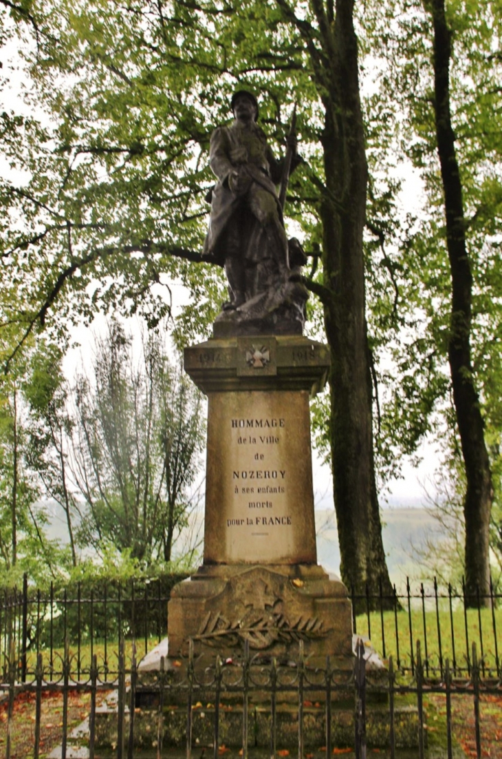 Monument-aux-Morts - Nozeroy