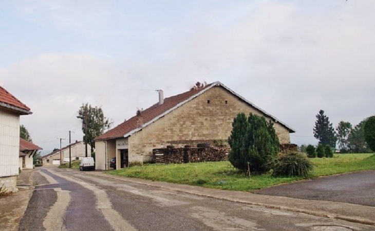 Le Village - Onglières