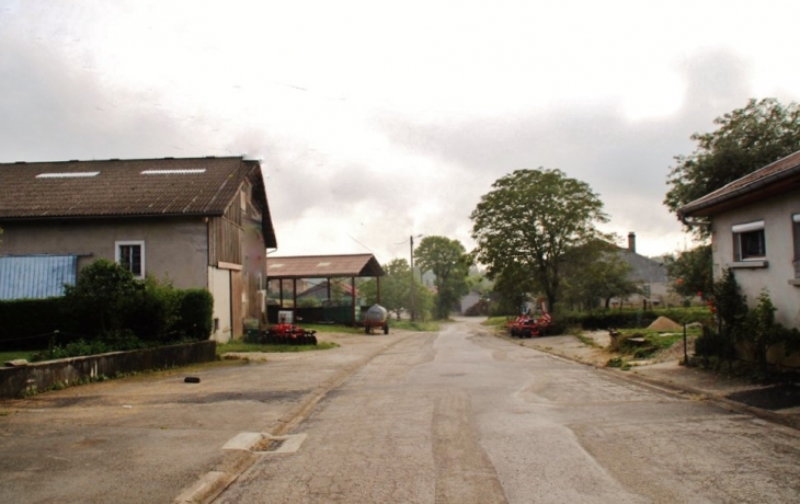 Le Village - Onglières