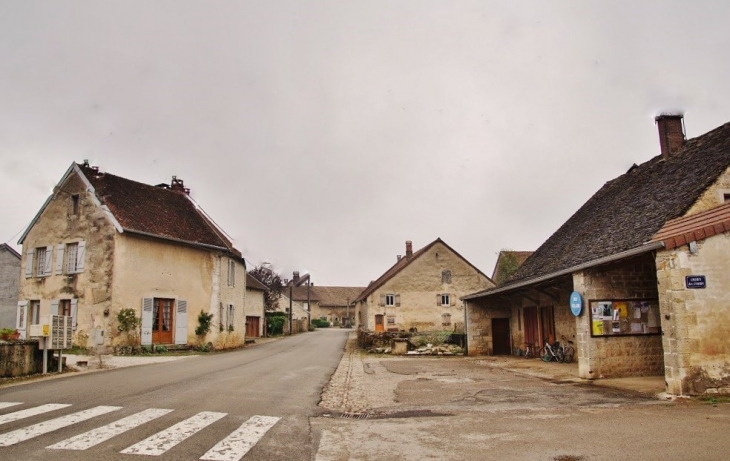 Le Village - Picarreau