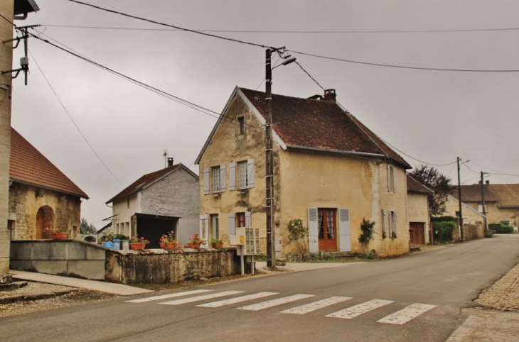 Le Village - Picarreau