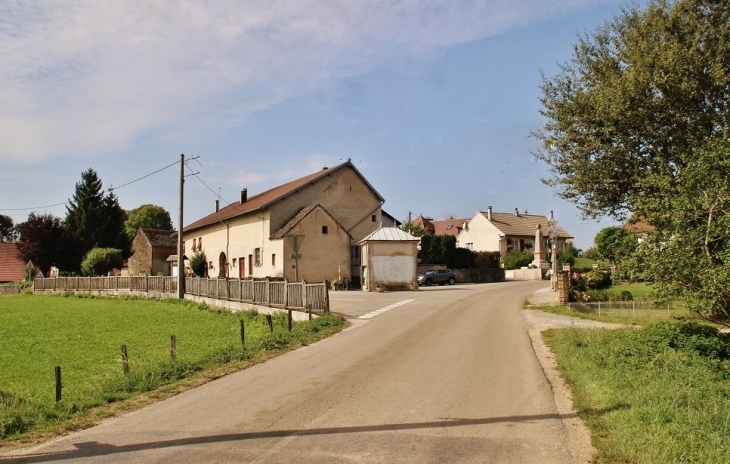 Le Village - Plasne