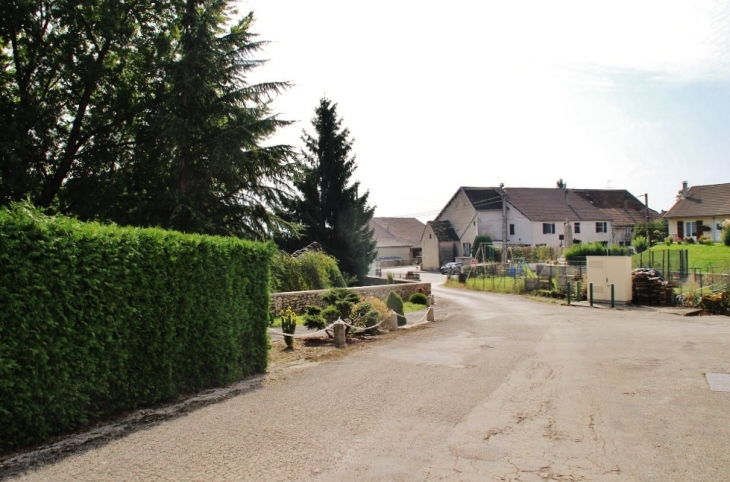 Le Village - Plasne