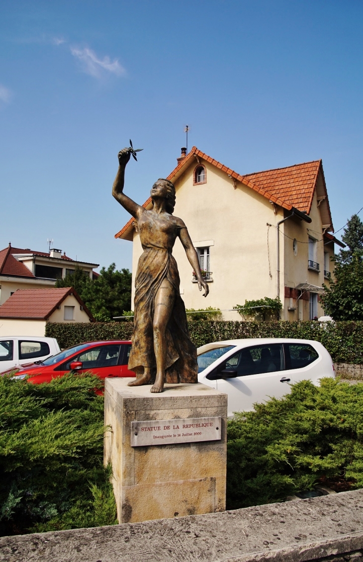 Statue - Poligny