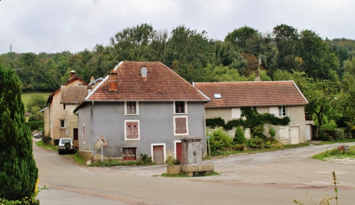 Le Village - Pont-d'Héry