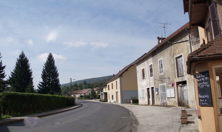 Le Village - Pont-du-Navoy