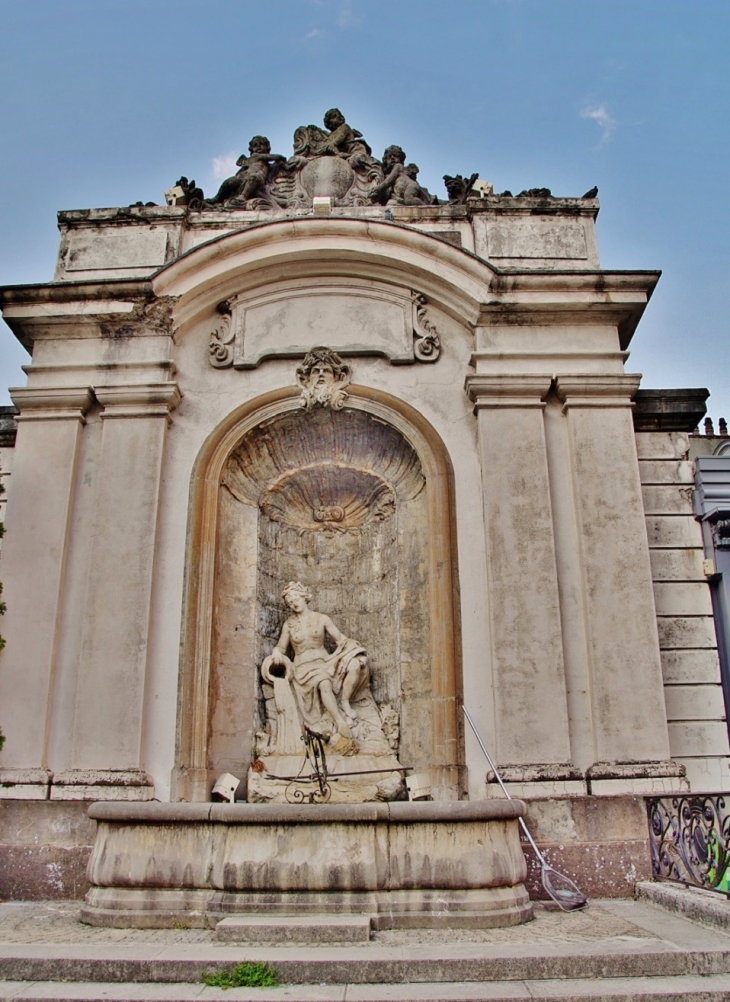 Fontaine - Salins-les-Bains