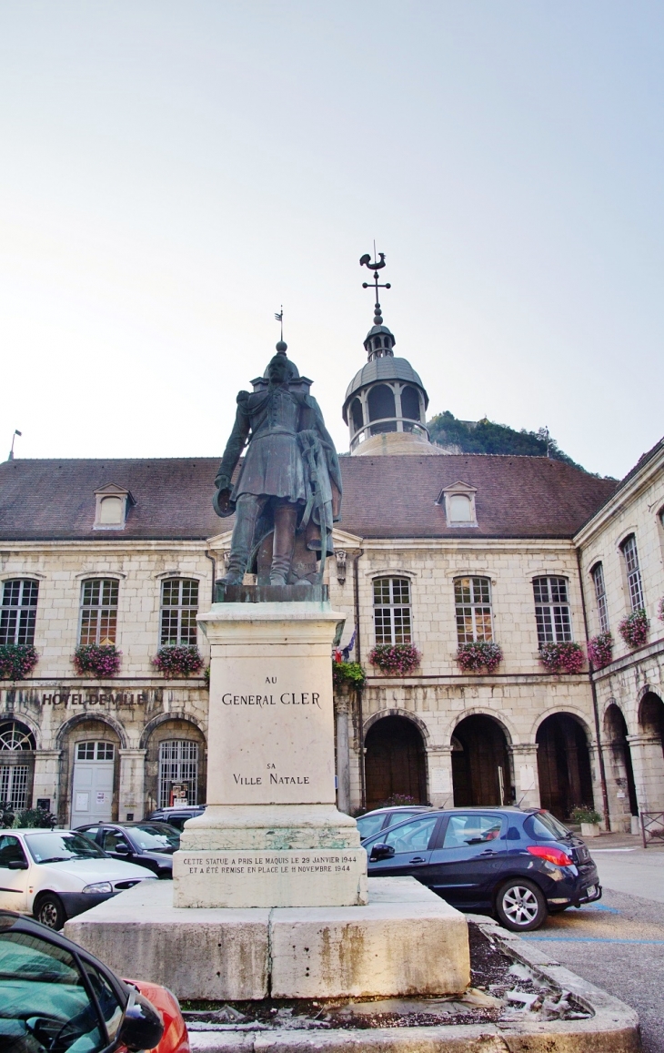 Hotel-de-Ville ( Statue ) - Salins-les-Bains