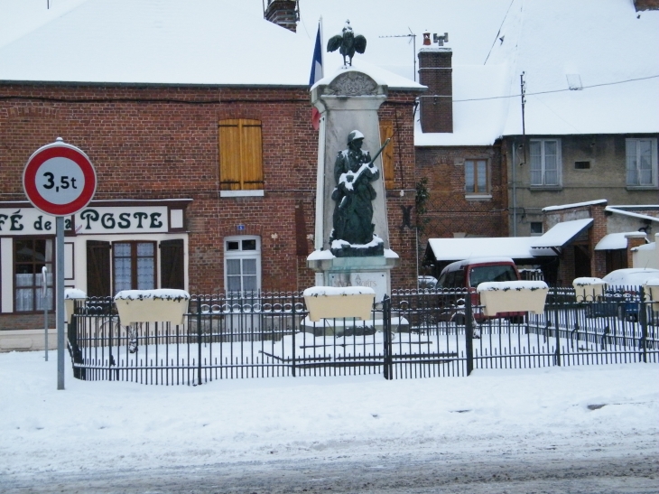 Monument aux mort - Charleval