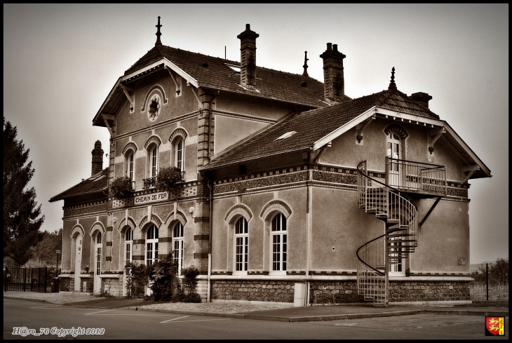 Ancienne gare de Charleval