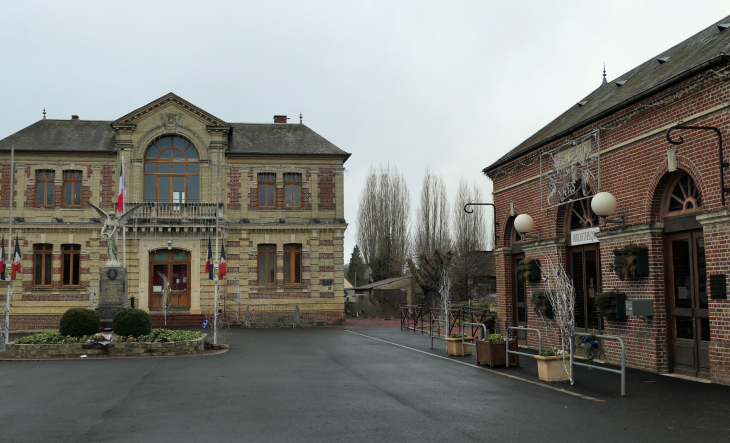 La place du théâtre - Cormeilles