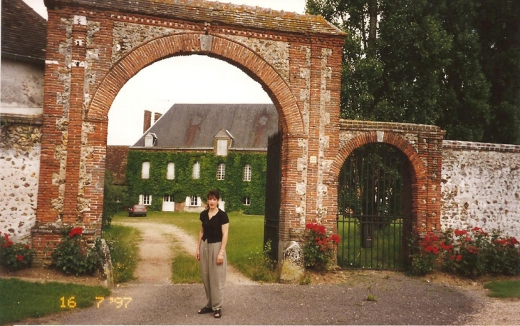 La vielle ferme sur la place de leglise - Coudres