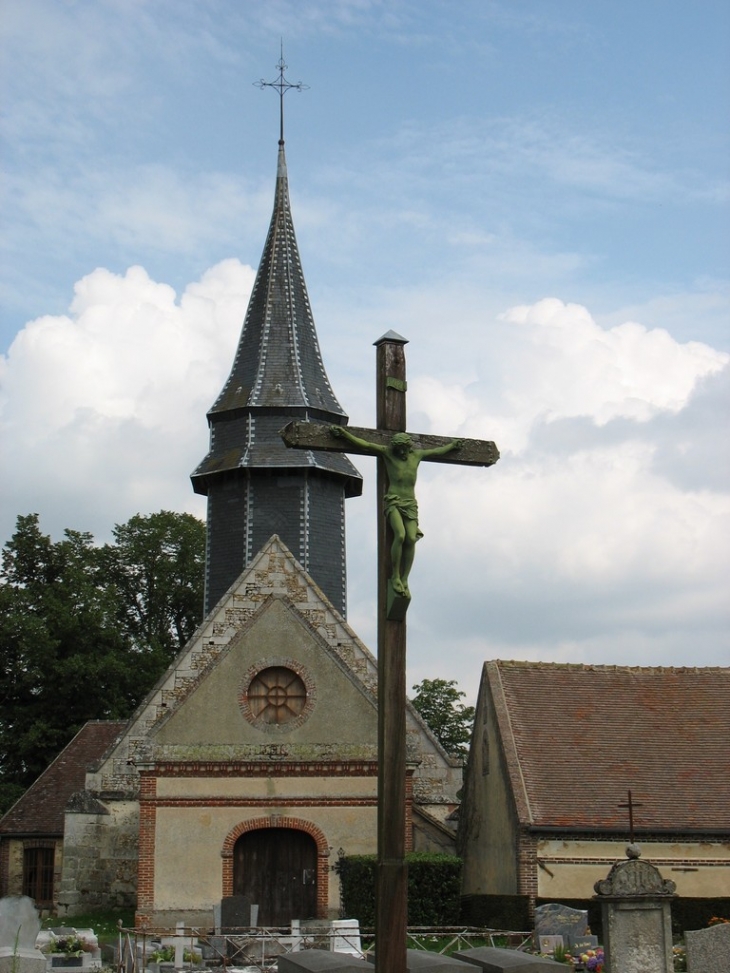 église et calvaire dans le cimetière - Courteilles