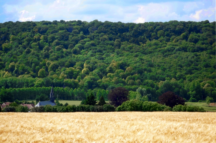 Eglise dans la vallée - Douville-sur-Andelle