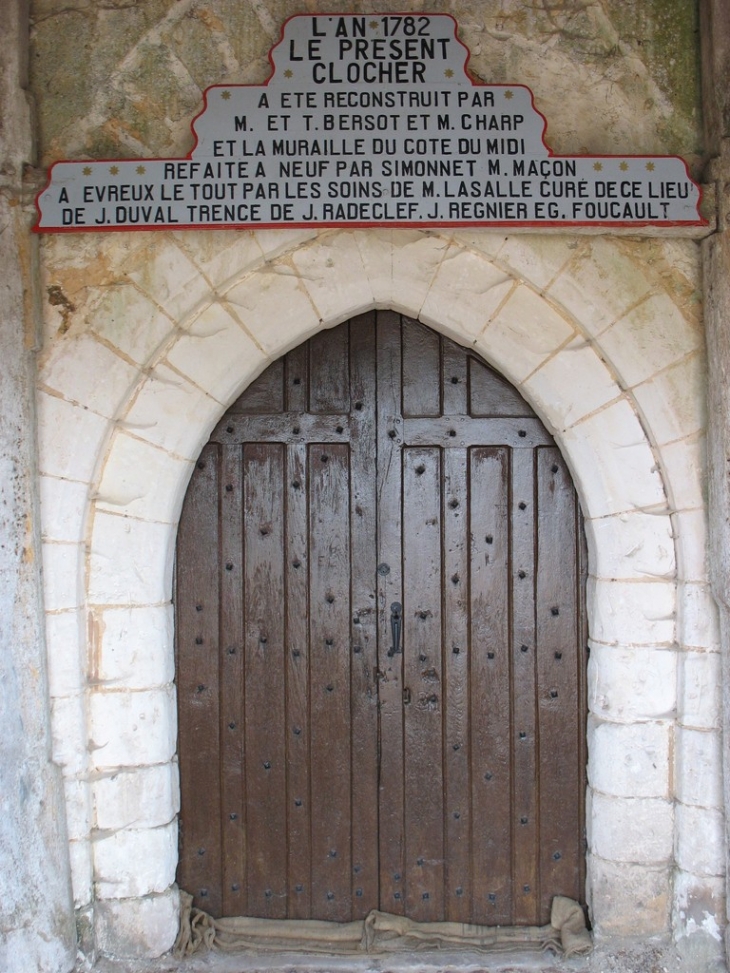 Portail de l'église sous le porche - Droisy