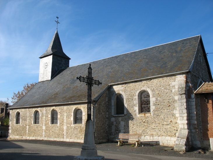 Côté sud de l'église Saint-Quentin - Fontaine-Bellenger