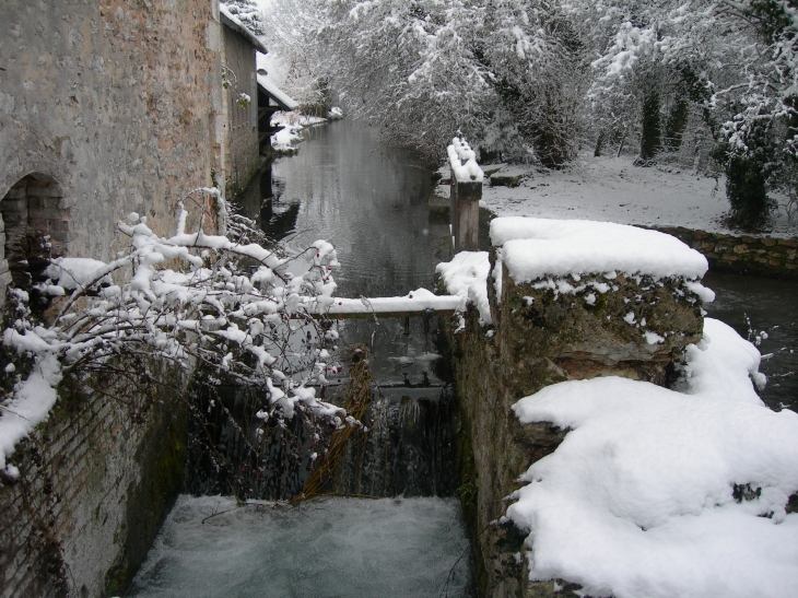 Moulin sous la neige  - Fontaine-sous-Jouy