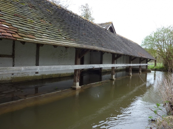 Fourges  - le lavoir innondé