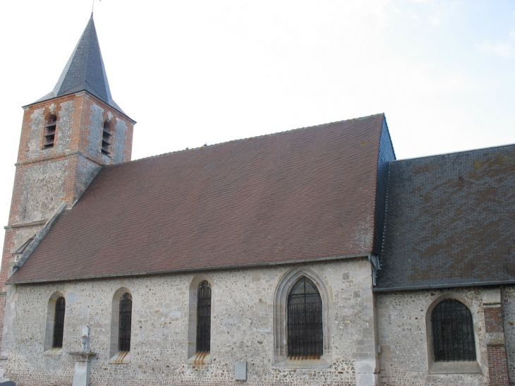 Côté sud de l'église Saint-André - Grossœuvre