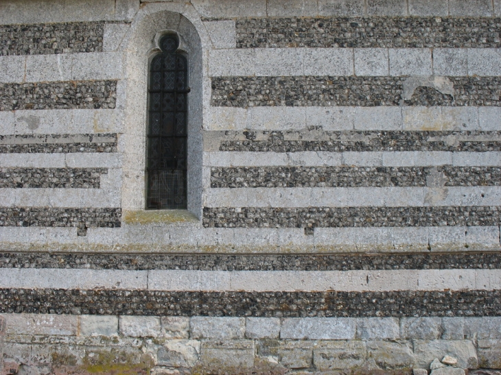 Mur nord de l'église - Grossœuvre