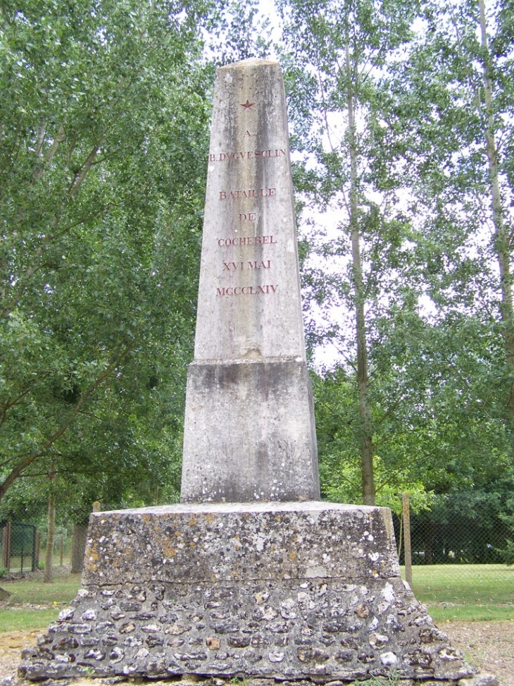 Pyramide Bertrand Duguesclin, bataiile de Cocherel 1364 - Hardencourt-Cocherel