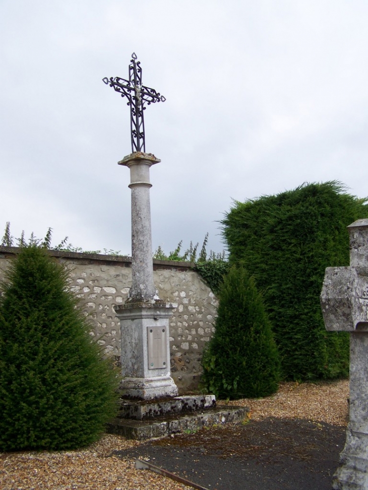 Croix de cimetière - Heudreville-sur-Eure