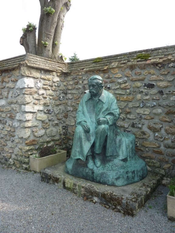 Houlbec-Cocherel : Statue d'Aristide Briand