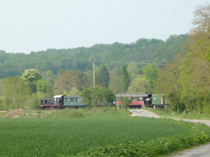 Houlbec-Cocherel  : Petit train touristique