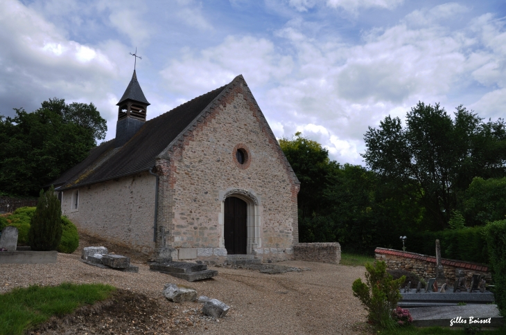 Houlbec-Cocherel, la petite église de Cocherel. Dans le cimetière est inhumé Aristide Briand, prix Nobel de la paix.