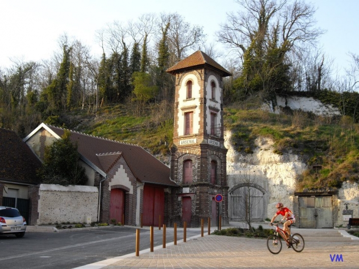 Ancien arsenal - Ivry-la-Bataille