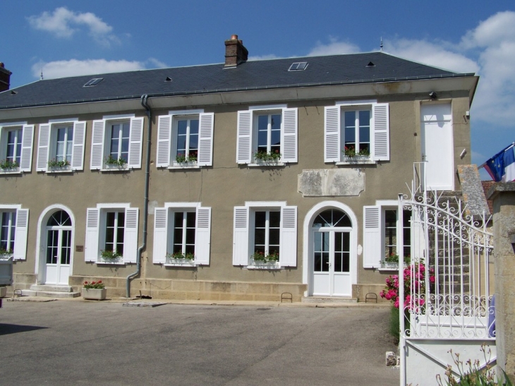 La mairie - La Chapelle-Réanville