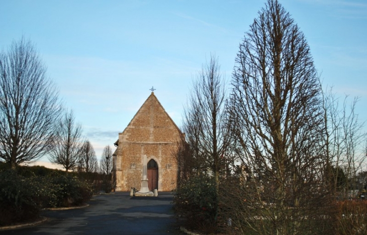 La chapelle Saint Marc de l'ancienne maladrerie de Sainte Madeleine située dans le cimetière. - Le Neubourg