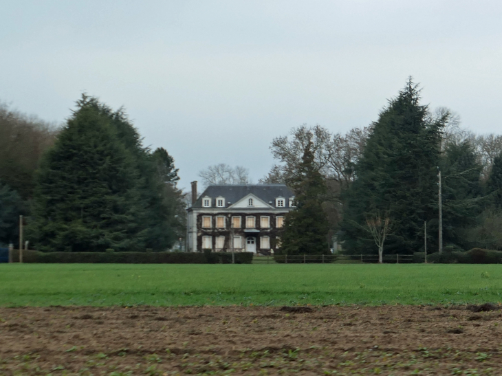 Château dans la campagne - Le Theil-Nolent