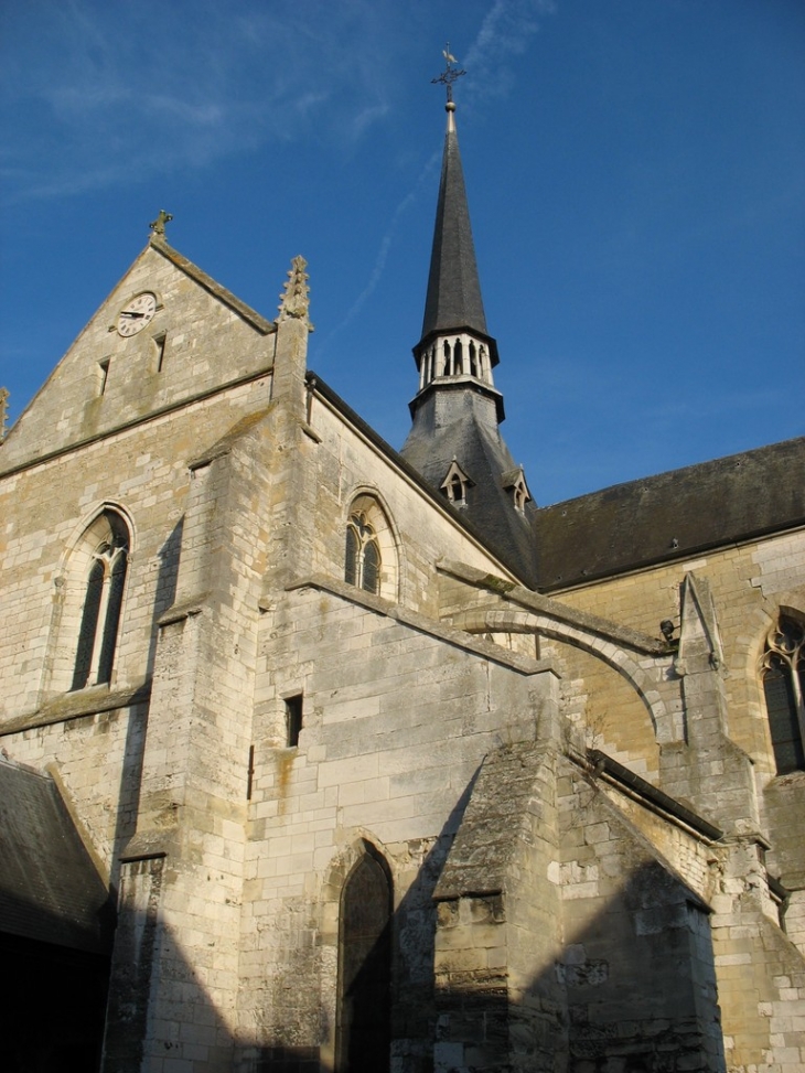 Façade de l'église Saint-Sauveur - Les Andelys