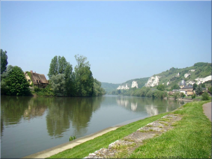 L'île du château-au-petit-Andelys - Les Andelys