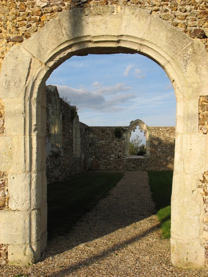 Ancienne porte de l'église - Les Authieux