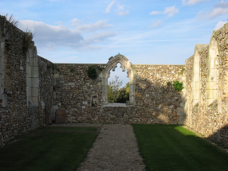 Intérieur de l'ancienne église - Les Authieux