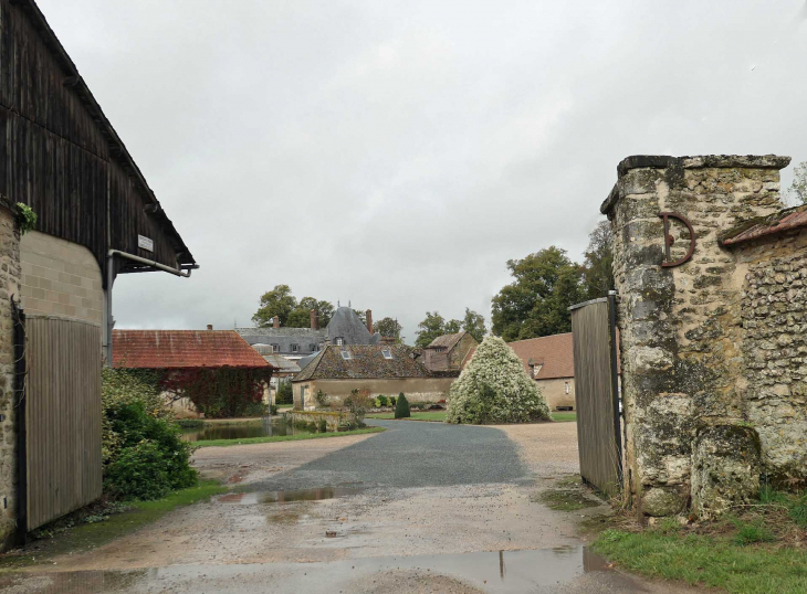 Belle cour de ferme - Les Thilliers-en-Vexin