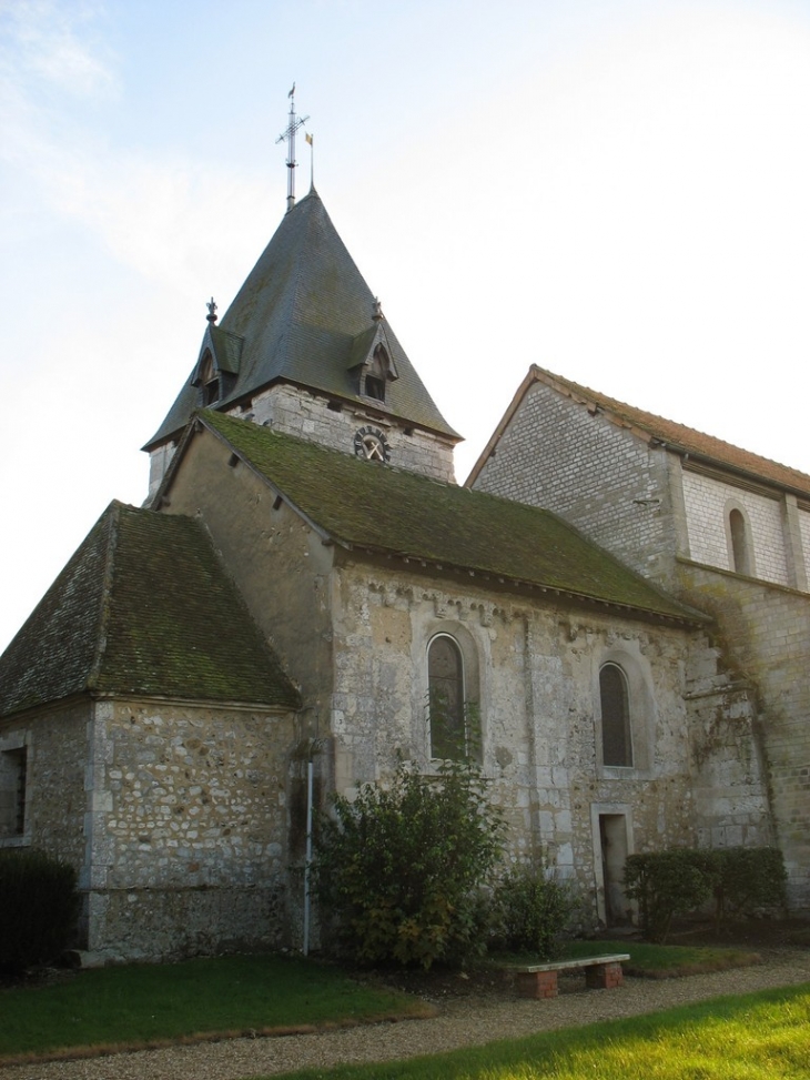 Chevet roman de l'église Saint-Hilaire - Muids