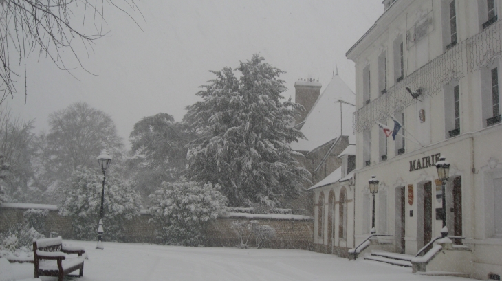 Mairie sous la neige - Muids