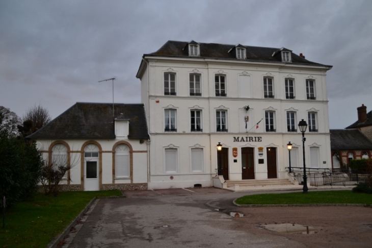 La Mairie  - Muids