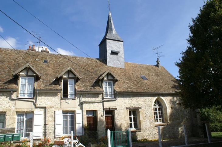 L'ancienne église saint Pierre - Neaufles-Saint-Martin