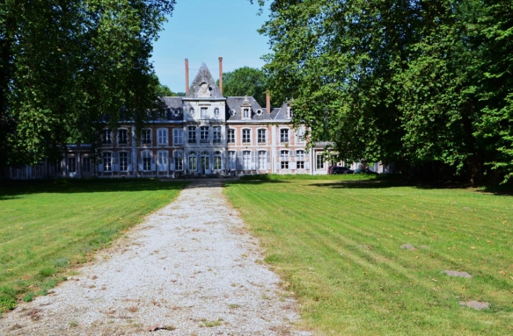 Le château. - Pinterville