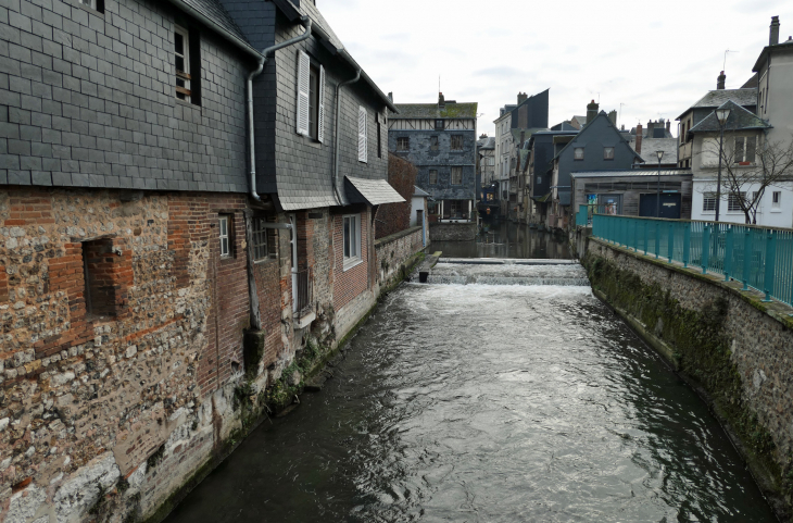 Les canaux de la Venise normande - Pont-Audemer