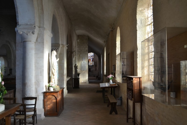 Eglise Notre-Dame-De-Bon-Port. - Quillebeuf-sur-Seine