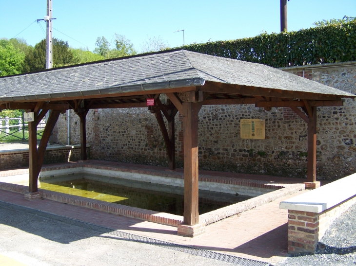 Le lavoir communal - Saint-Christophe-sur-Condé