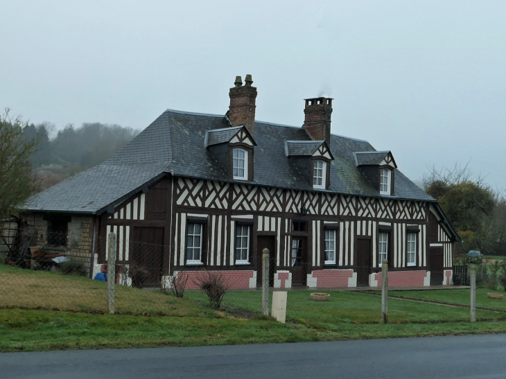 Maison du village - Saint-Pierre-de-Cormeilles