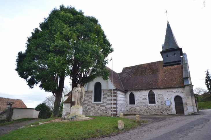 L'église paroissiale Saint Pierre. Elle est construite entre 1026 et 1138. Elle est très remaniée au 16 et 17ème siècle. La sacristie est construite vers 1850. - Saint-Pierre-du-Vauvray